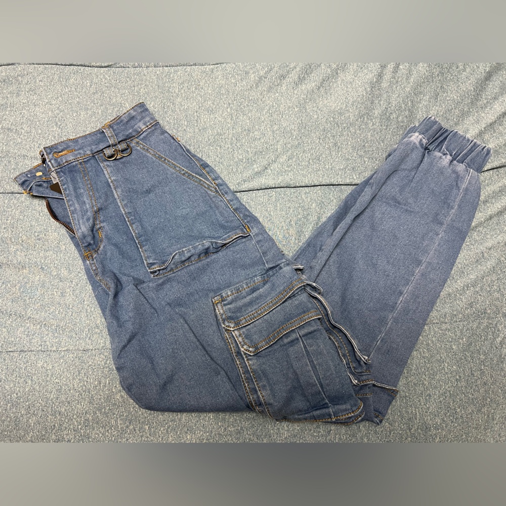 Fashion Nova Jeans size XS.